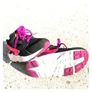 Nike Huarache little girls 11c